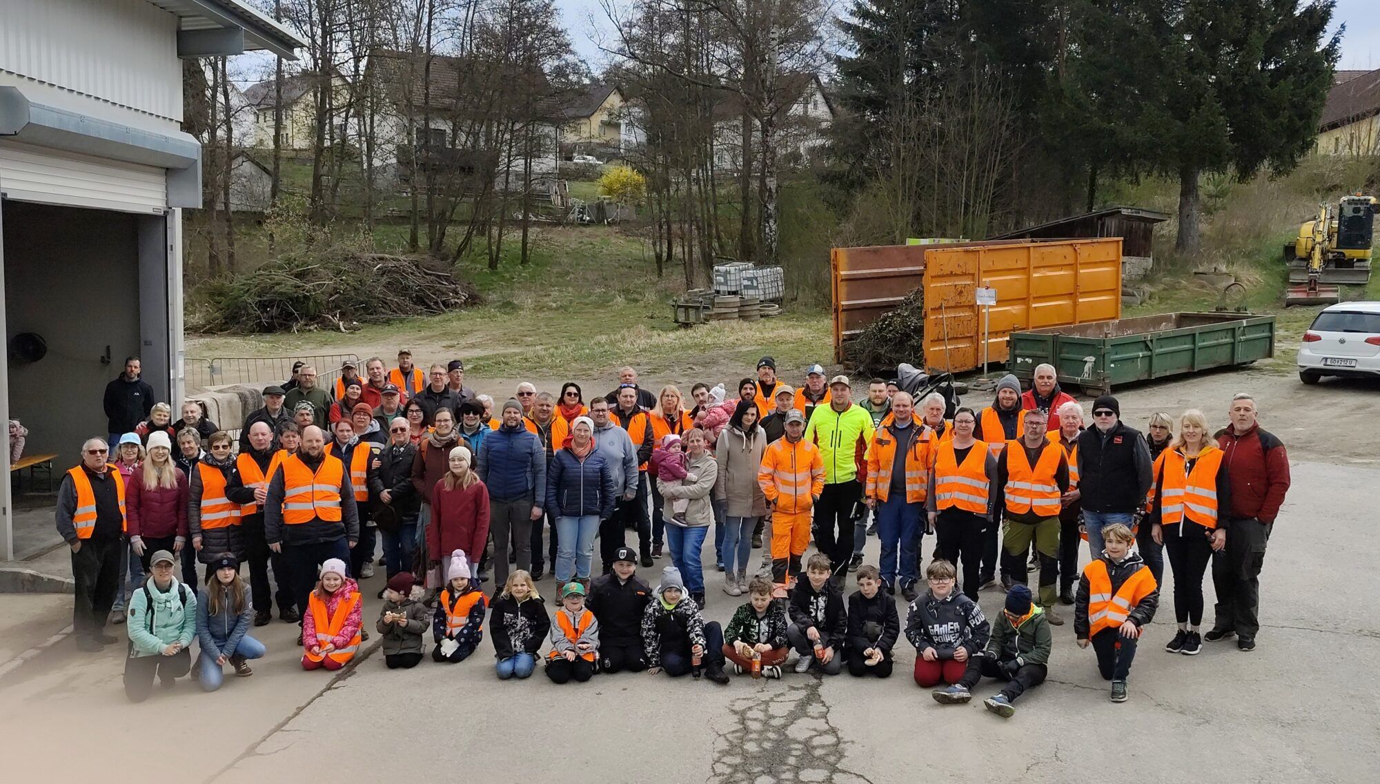 Die Sammler und Sammlerinnen bei der Fr&uuml;hjahrsputzaktion in Brand-Nagelberg